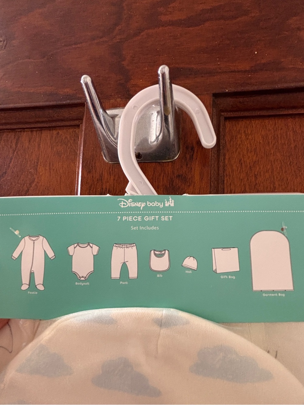 NWT Disney Baby 0-3mo 7 Piece Gift Set w Dumbo Cloud Print. Great for BabyShwrs! - Picture 9 of 9
